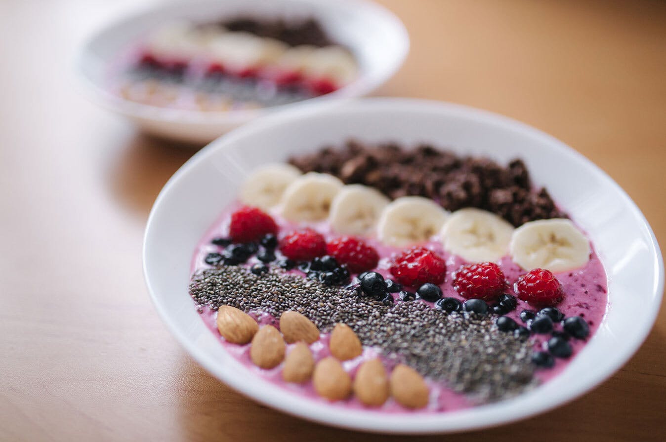 banana berry smoothie bowl with protein toppings recipe